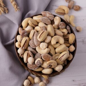 آجیل لوکس عربی خشکبار شکوفه ترکیبی از مغزهای طبیعی گردو، بادام، فندق و پسته، سرشار از اسیدهای چرب مفید و آنتی‌اکسیدان‌ها، در بسته‌بندی زیبا و بهداشتی.